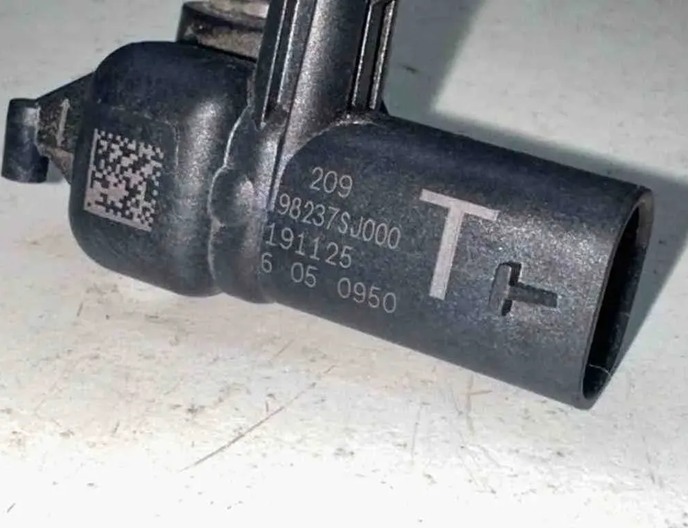 SUBARU Forester SJ (2012-2018) Pravý zadní snímač nárazu 98237SJ000 32690989