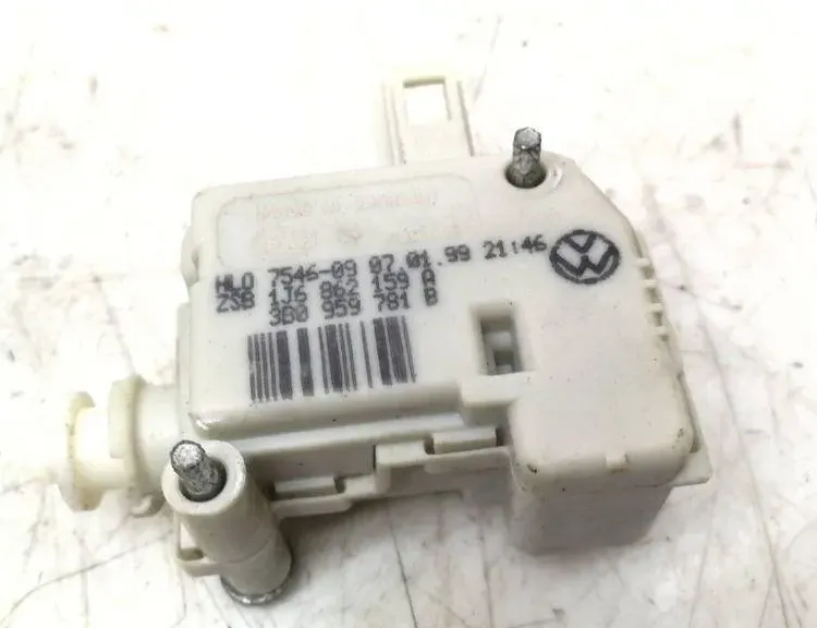 VOLKSWAGEN Golf 4 generation (1997-2006) Centrální zamykací motor 1J6862159A 30393270