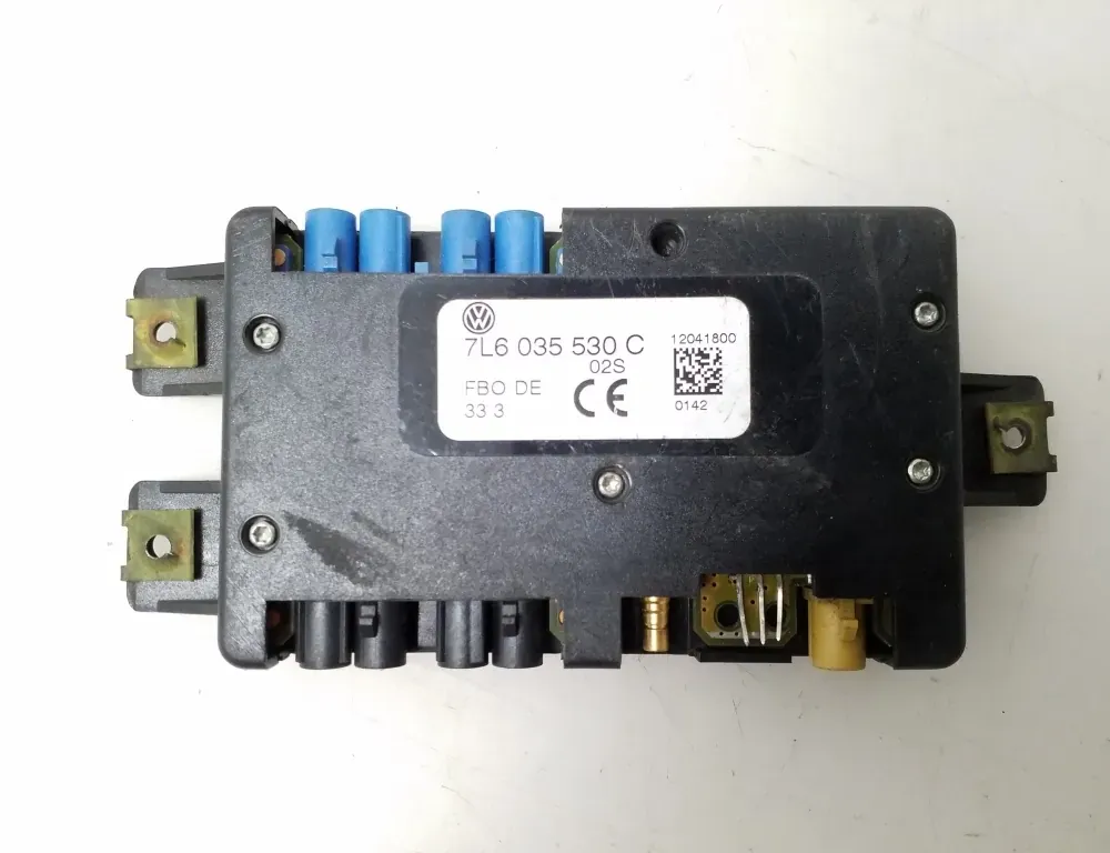 VOLKSWAGEN Touareg 1 generation (2002-2010) Zesilovač antény na víku kufru 7L6035530C 34855079