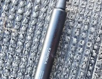 VOLKSWAGEN Touareg 2 generation (2010-2018) Pravý plynový tlumič na zadní vrata 34773221