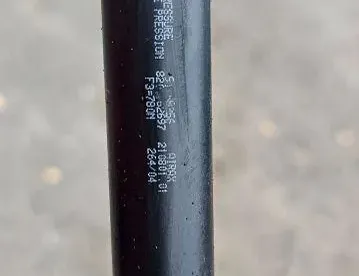 OPEL Vivaro A (2002-2006) Pravý plynový tlumič na zadní vrata 34787497