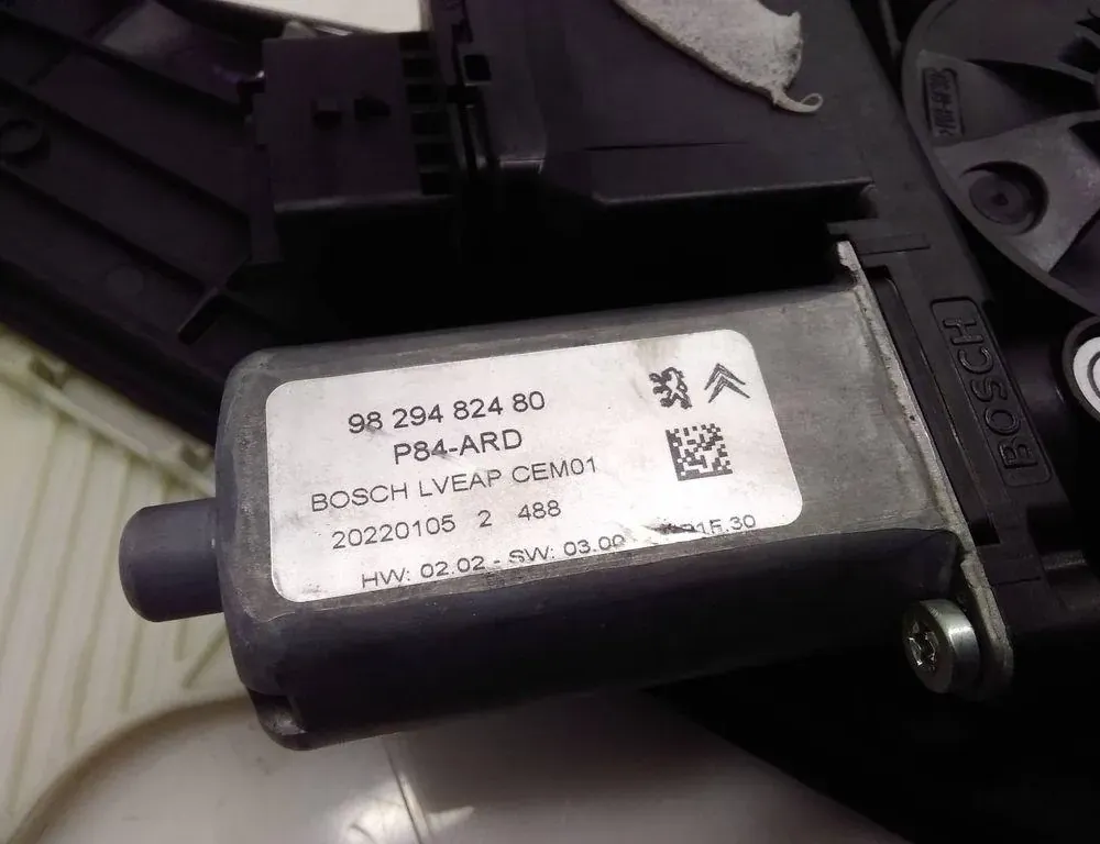 PEUGEOT 5008 2 generation (2017-2020) Стеклоподъемник задней правой двери 9840190180 34064232