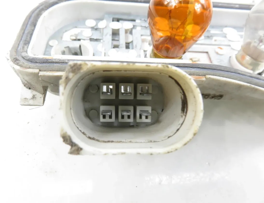 AUDI A4 B6/8E (2000-2005) Kontakty zadních světel 8E9945258 34848605