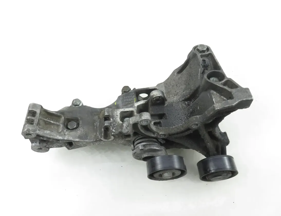 AUDI A4 B6/8E (2000-2005) Držák alternátoru 03G903143B 34848611
