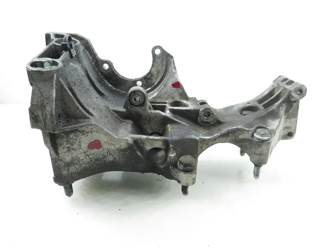 AUDI A4 B6/8E (2000-2005) Držák alternátoru 03G903143B 34848611