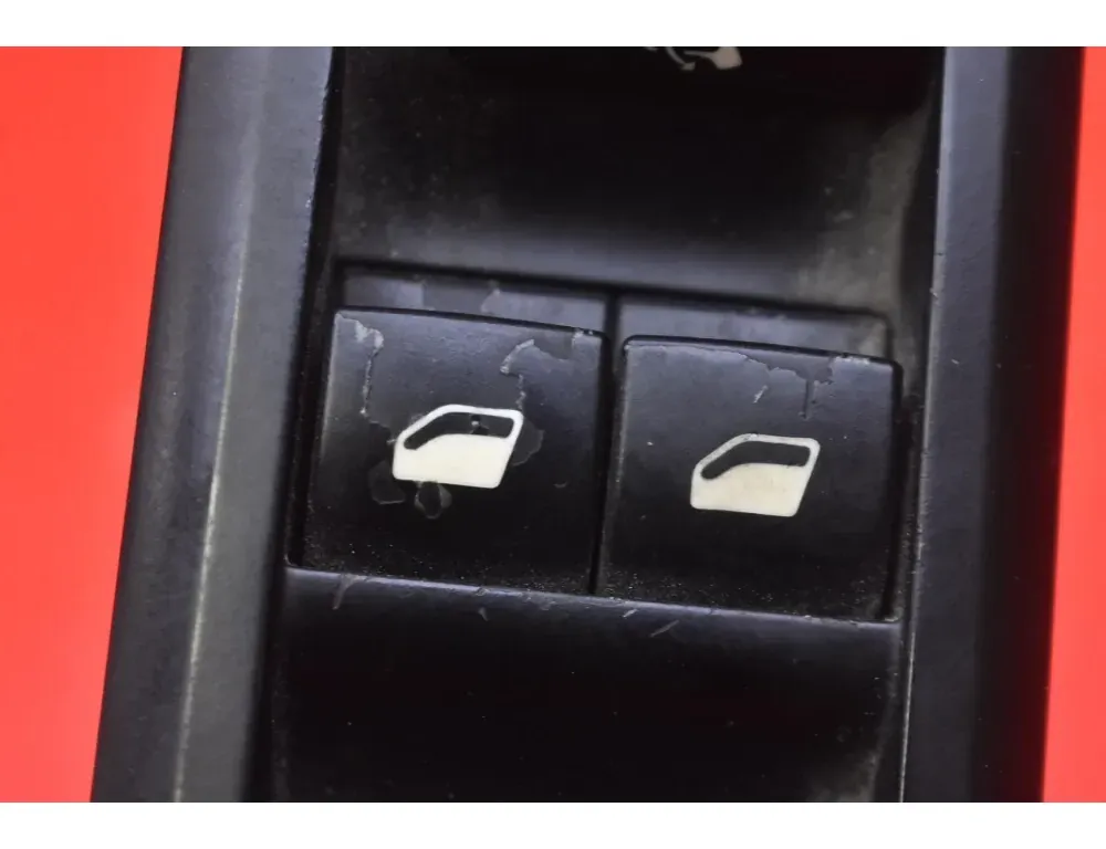 PEUGEOT Кнопка стеклоподъемника передней левой двери 53269704 34054769