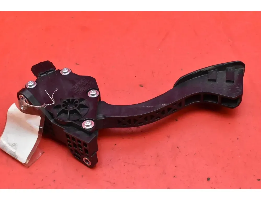 TOYOTA Prius 3 generation (XW30) (2009-2015) Plynový pedál 78110-12050 34054435