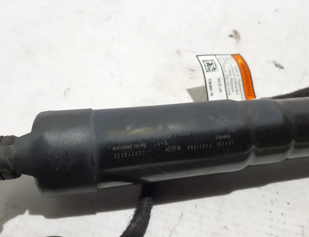 VOLVO XC60 2 generation (2017-2024) Pravý plynový tlumič na zadní vrata 32384407 34805763