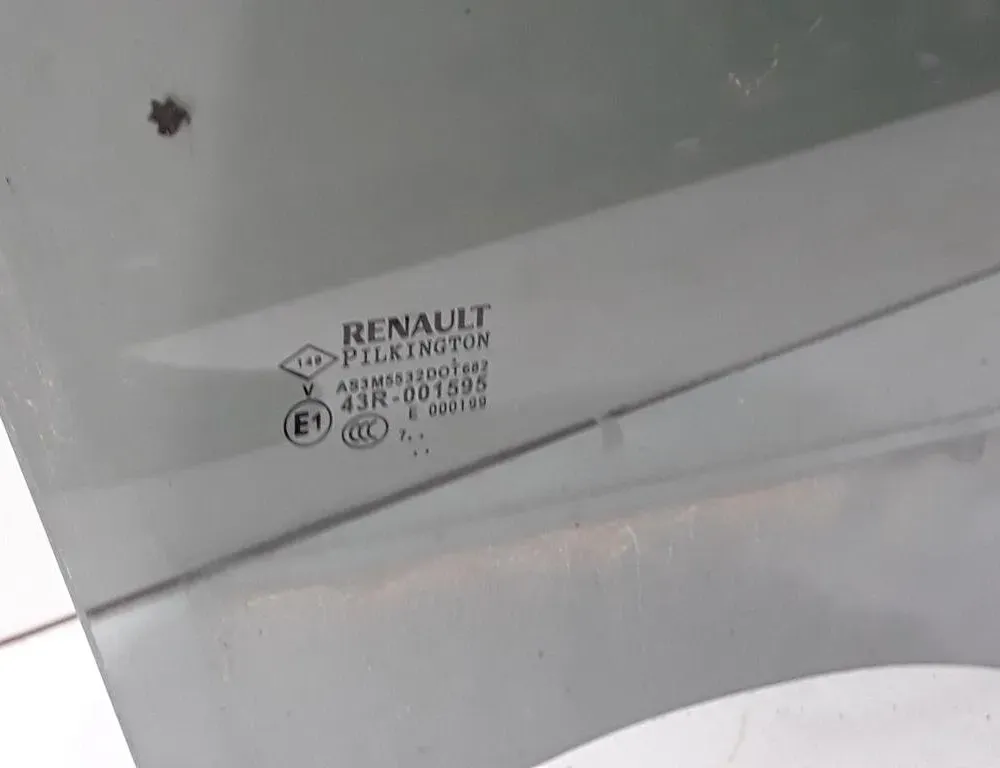 RENAULT Captur 1 generation (2013-2019) Pravé skluzové dveře skla 823001349R 22385254