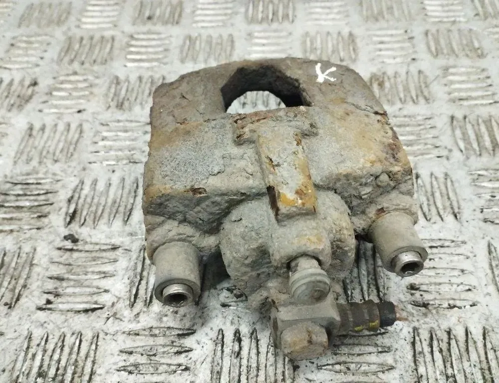 CHRYSLER Voyager 4 generation (2001-2007) Rear Left Brake Caliper 30363346