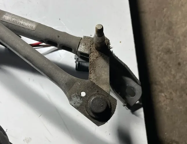 MERCEDES-BENZ E-Class W211/S211 (2002-2009) Stěrač motoru A2118200442 34855816