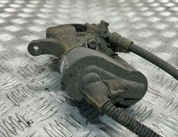 VOLKSWAGEN Passat B7 (2010-2015) Třmen zadní pravé brzdy 32332267K 33345847