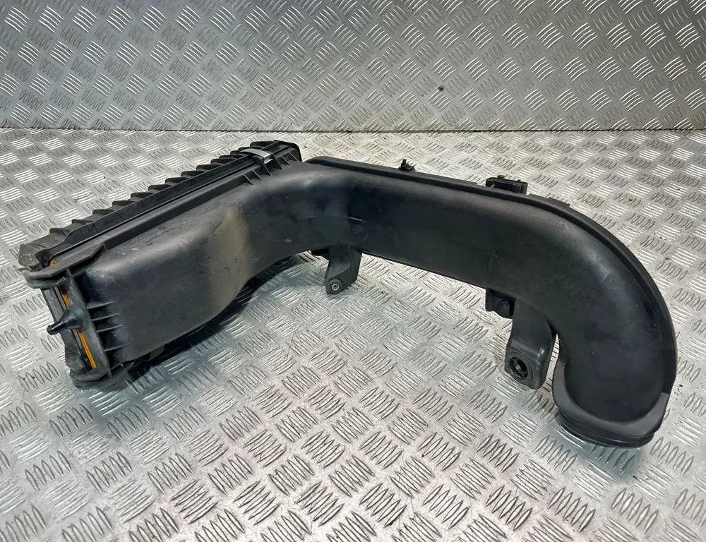BMW 3 Series F30/F31 (2011-2020) Vzduchový filtr Box 8507565 34063834