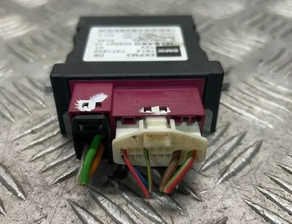 BMW 3 Series F30/F31 (2011-2020) Ovládání palivového čerpadla 32673082,55892110 34063211