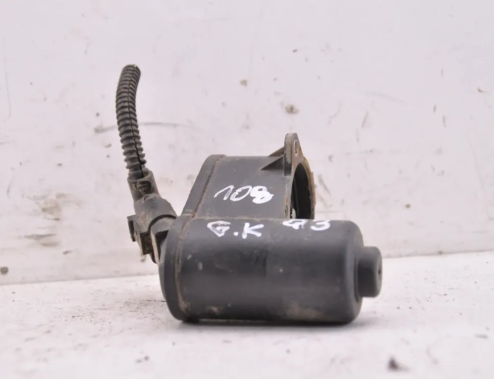 AUDI Q3 8U (2011-2020) Třmen zadní pravé brzdy 32332267K 34856312