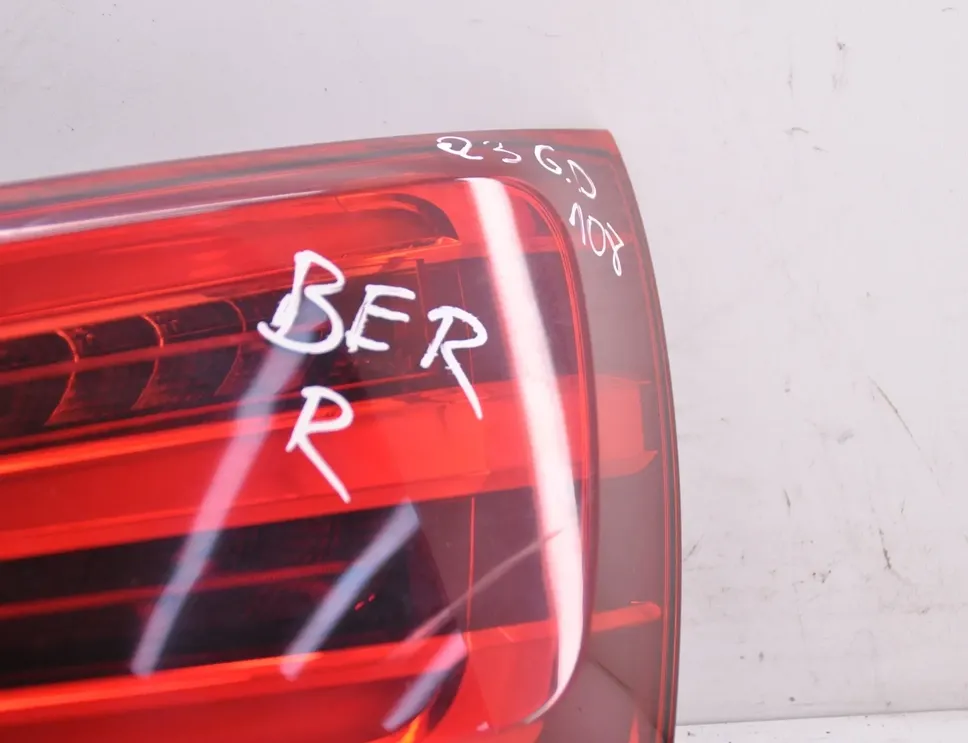 AUDI Q3 8U (2011-2020) Pravé zadní světlo 8U0945094A 34856256