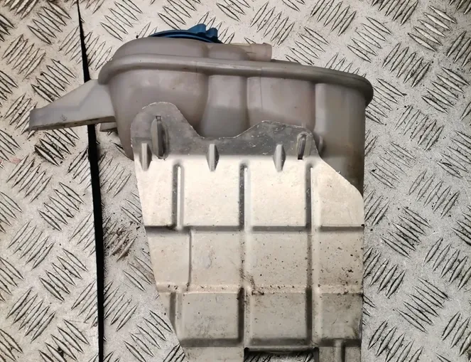 AUDI A5 8T (2007-2016) Nádrž expanzní nádrže chladicí kapaliny 8T0821135C 34755498