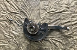 MERCEDES-BENZ R-Class W251 (2005-2017) Front Right Wheel Hub 28383849