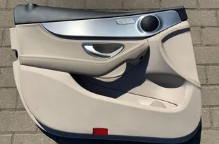 MERCEDES-BENZ C-Class W205/S205/C205 (2014-2023) Обшивка передней левой двери 33770028