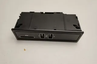 MERCEDES-BENZ C-Class W205/S205/C205 (2014-2023) Další konektory pro hudební přehrávač A2058200226 34855295