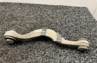 BMW 5 Series G30/G31 (2016-2023) Levý zadní rameno příčného závěsu 33326861120,6861120 34056943
